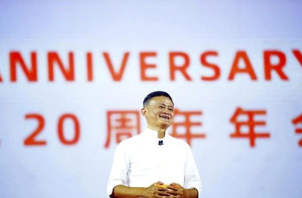 Jack Ma Bagi-bagi Duit Rp 39 Miliar Pada Guru
