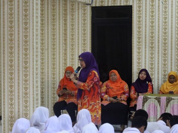 Kegiatan Penguatan Disiplin dan Kehadiran Siswa/i SMKN 45 Jakarta