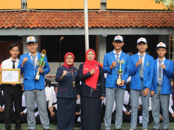 Juara Film Pendek, Poster dan Adzan