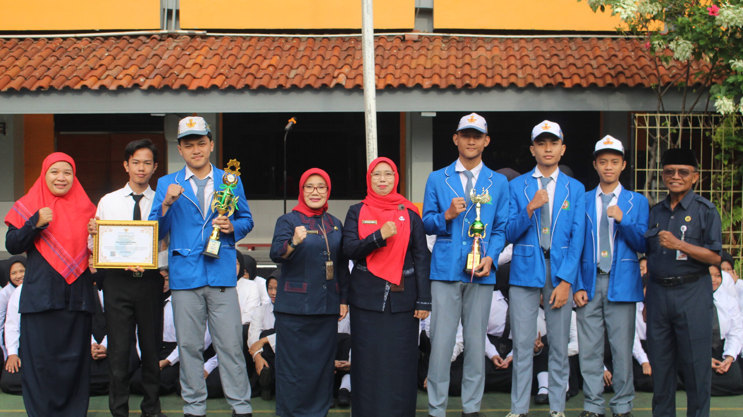 Juara Film Pendek, Poster dan Adzan